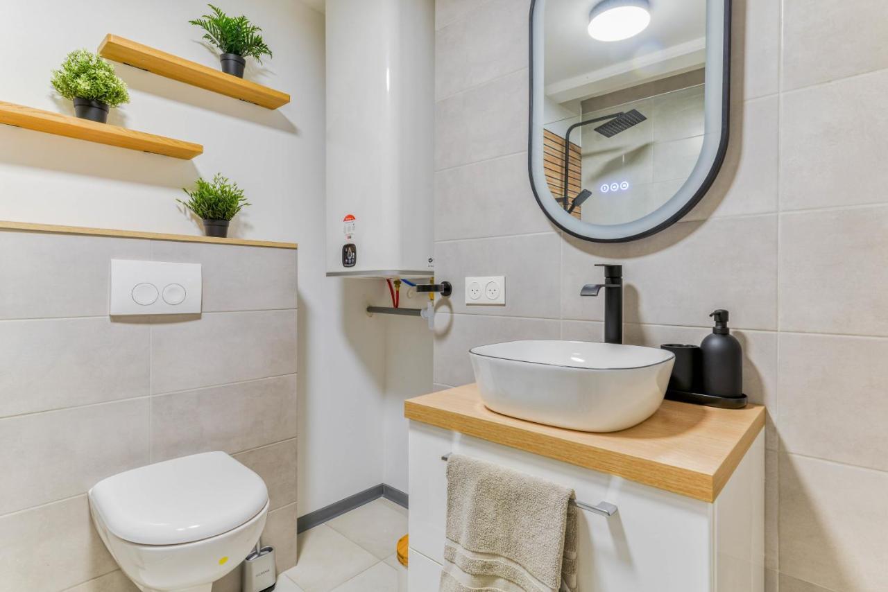 Narbnb - Eden Suite - Jacuzzi - Parking - Clim ناربون المظهر الخارجي الصورة